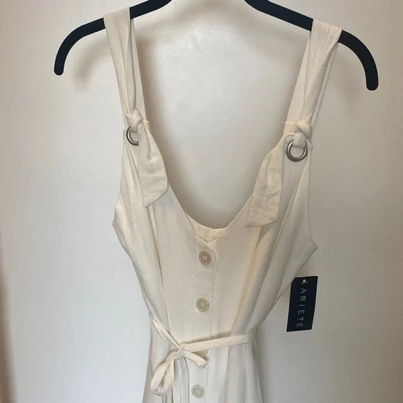 White Button-Down Sleeveless Romper - Picture 3 of 14